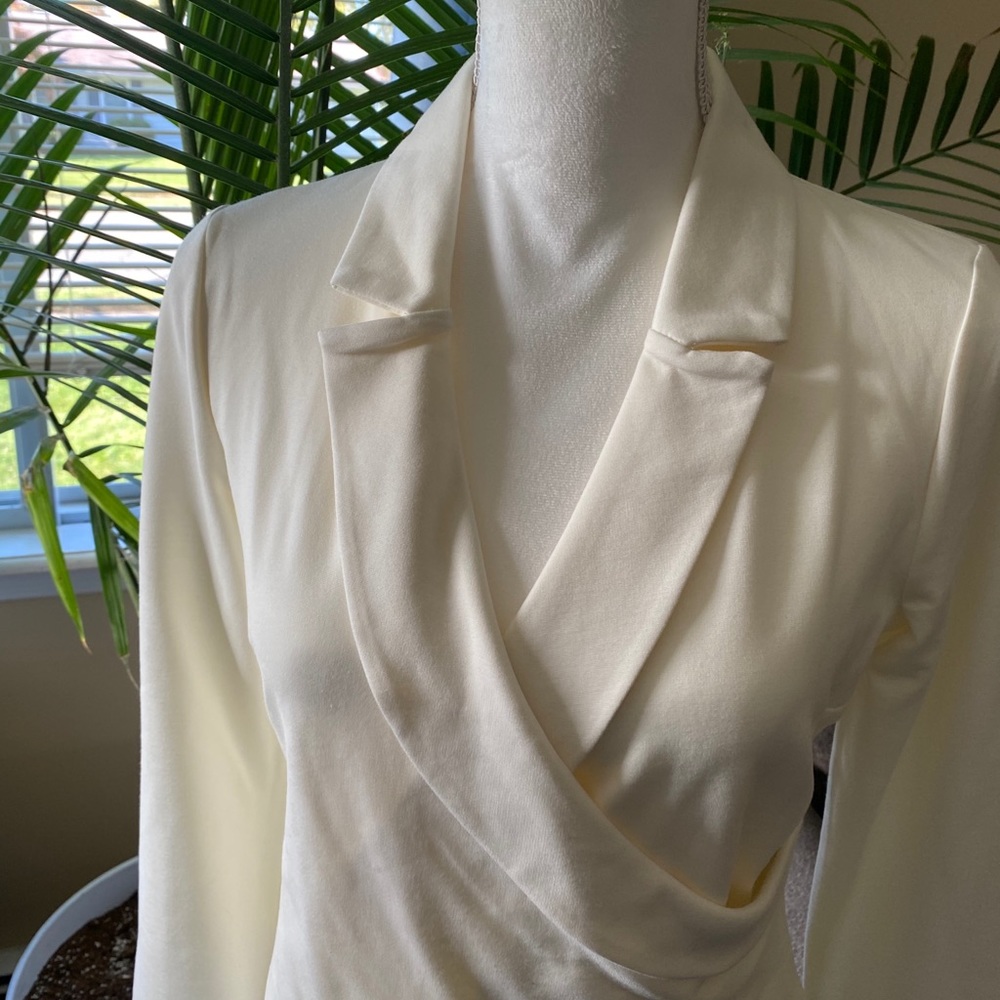 Express collared wrap top - Picture 3 of 4